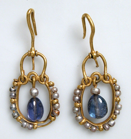 gold earrings with pearls and sapphires, Byzantine, the 6th-7th century
