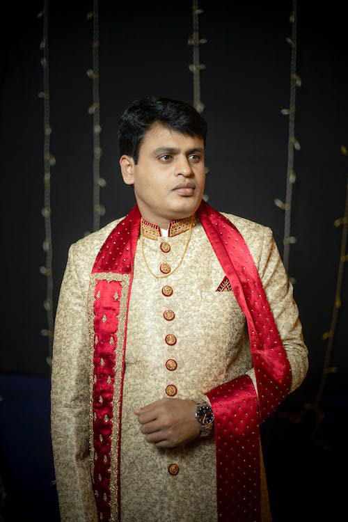 Traditional outfits of Indian men