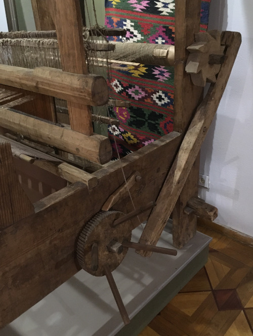 Extravagant 100-year-old spinning and weaving tools from central Ukraine
