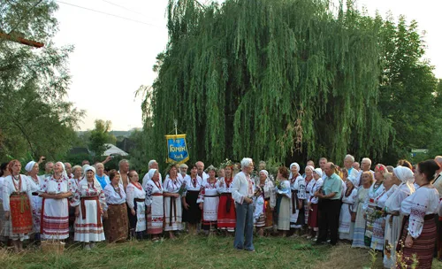 Ukrainian choir Gomin in national costumes