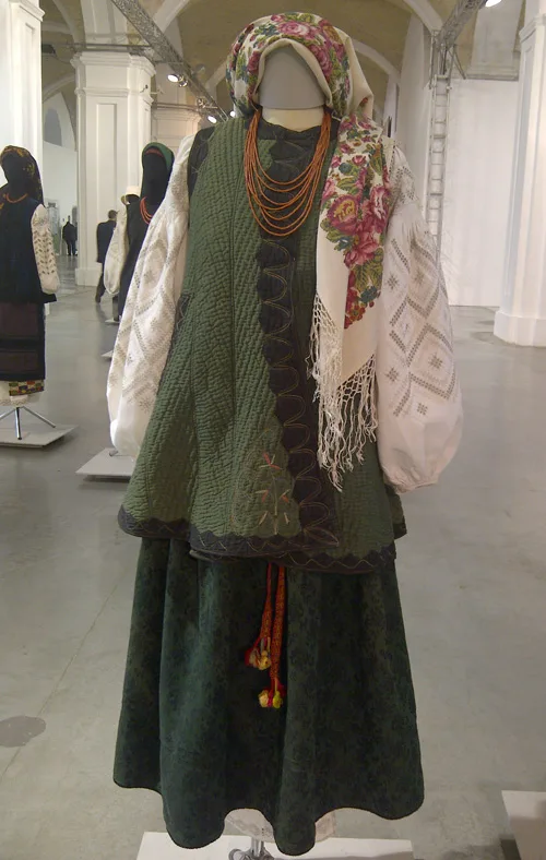Traditional Ukrainian women's clothing 19th - early 20th century