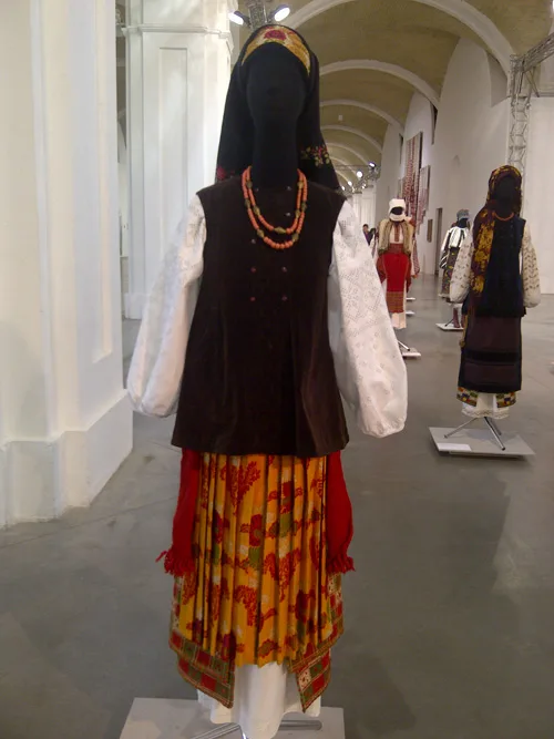 Traditional Ukrainian women's clothes 19th - early 20th century