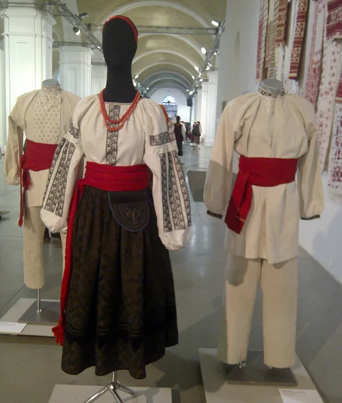 Ukrainian folk outfits from central Ukraine 19th - early 20th century