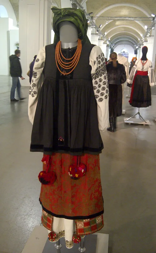 Traditional Ukrainian women's costume 19th - early 20th century