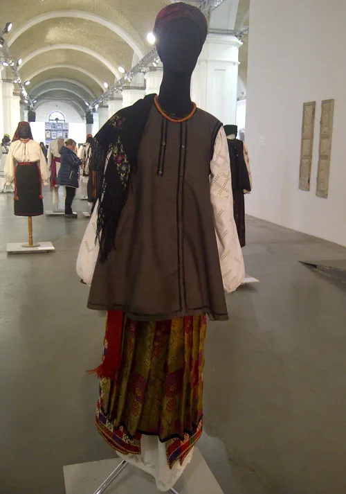 Ukrainian national outfit of married woman 19th - early 20th century
