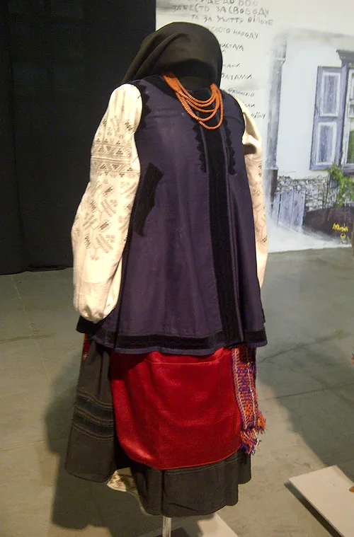 Ukrainian national attire of married woman 19th - early 20th century