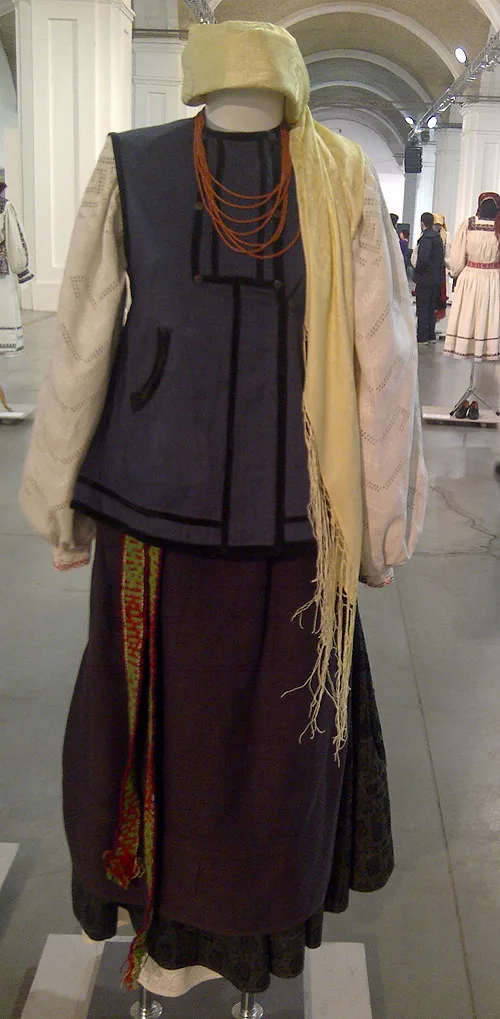Ukrainian national attire of married woman 19th - early 20th century