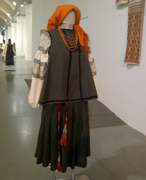 Ukrainian traditional women's costume 19th - early 20th century