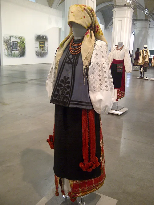 Ukrainian traditional married woman's attire 19th - early 20th century