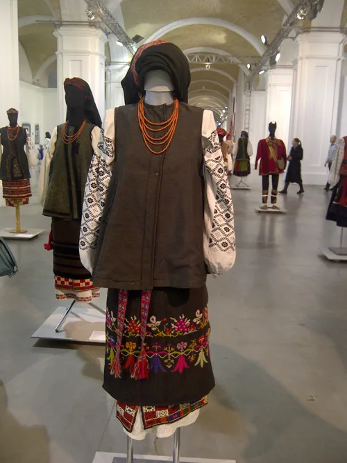 Traditional Ukrainian women's outfit 19th - early 20th century
