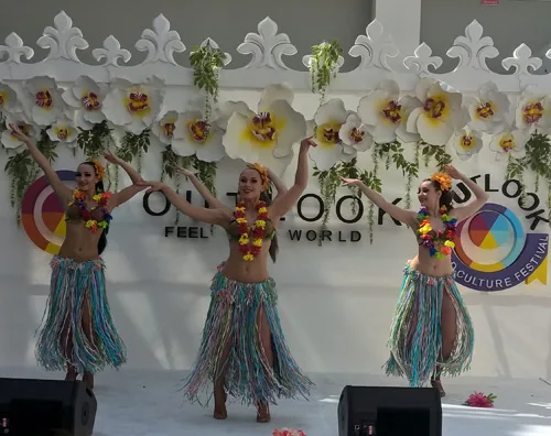 modern Hawaiian folk dance