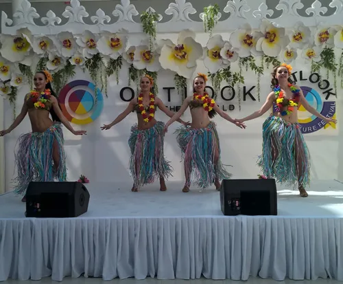 modern Hawaiian folk dance