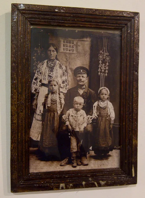 Old photos of Ukrainian national costumes