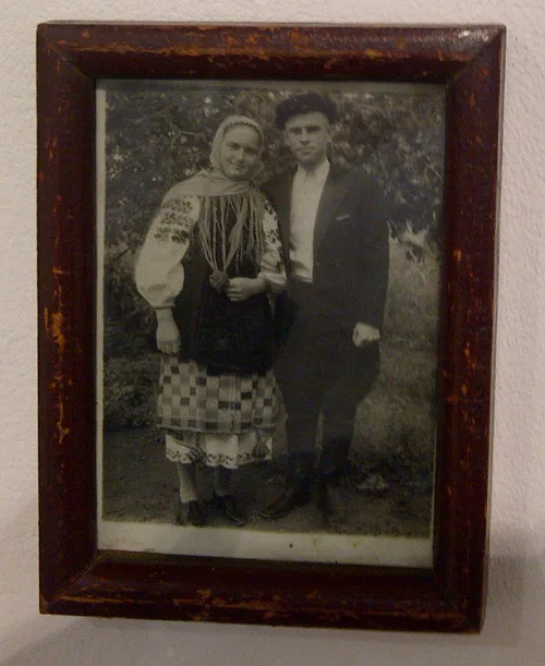 Old photos of Ukrainian national costumes