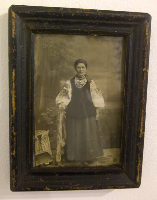 Old photos of Ukrainian national costumes