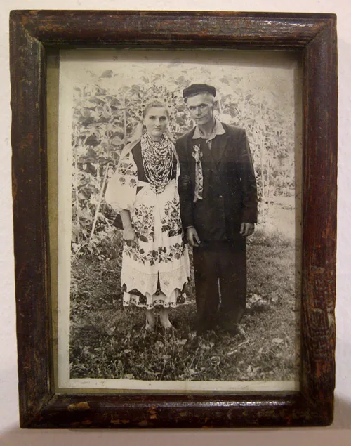 Old photos of Ukrainian national costumes