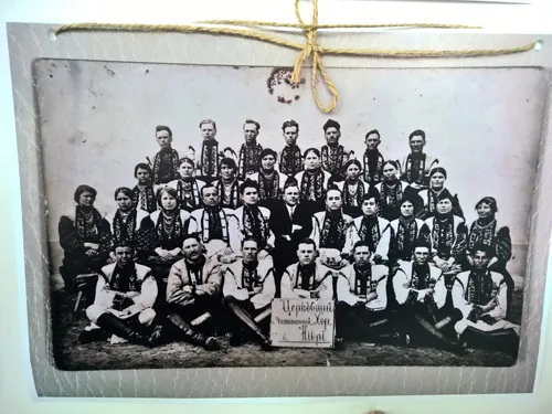 Old photos of Ukrainian national costumes