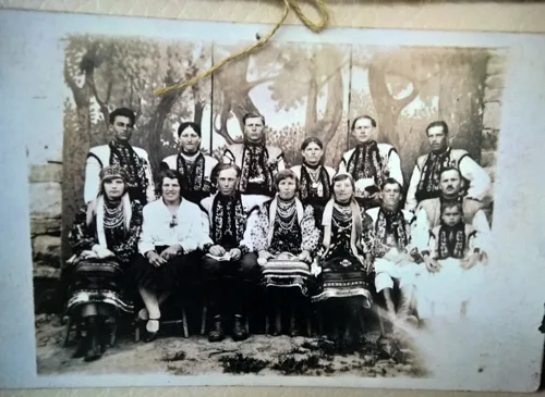 Old photos of Ukrainian national costumes