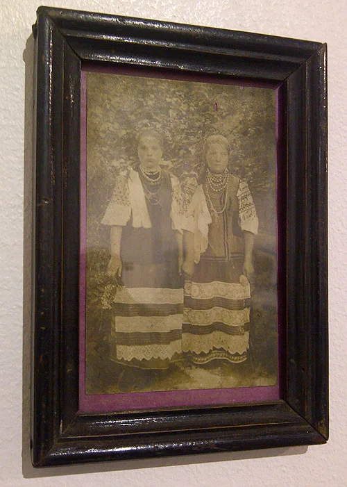 Old photos of Ukrainian national costumes