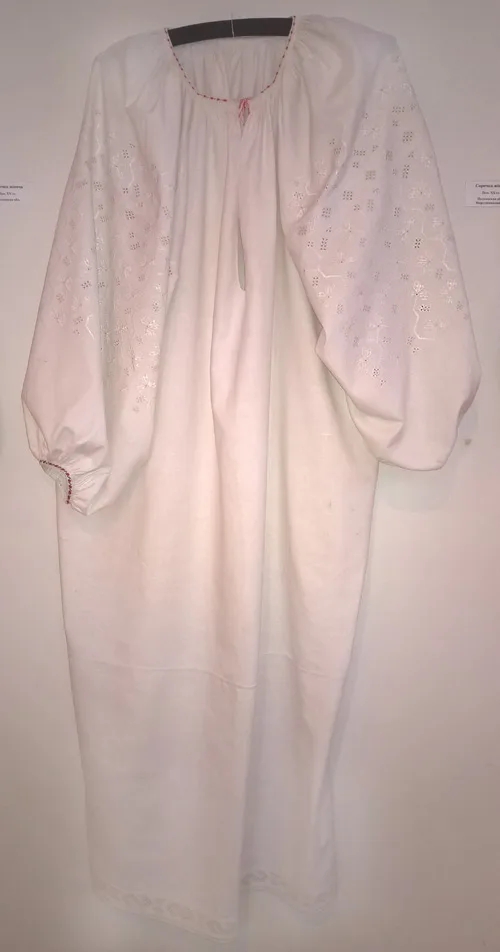 women's embroidered shirt from Reshetylivka region of Ukraine