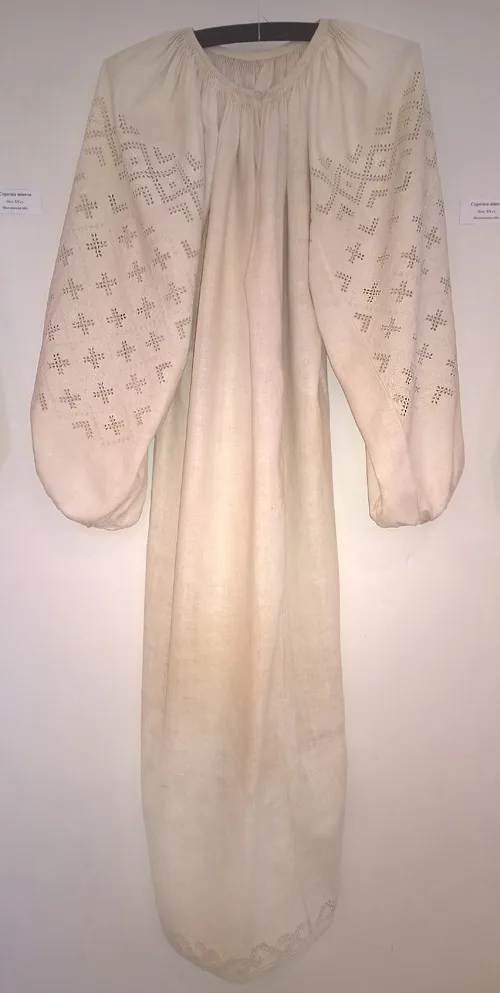 female embroidered shirt from Reshetylivka region of Ukraine