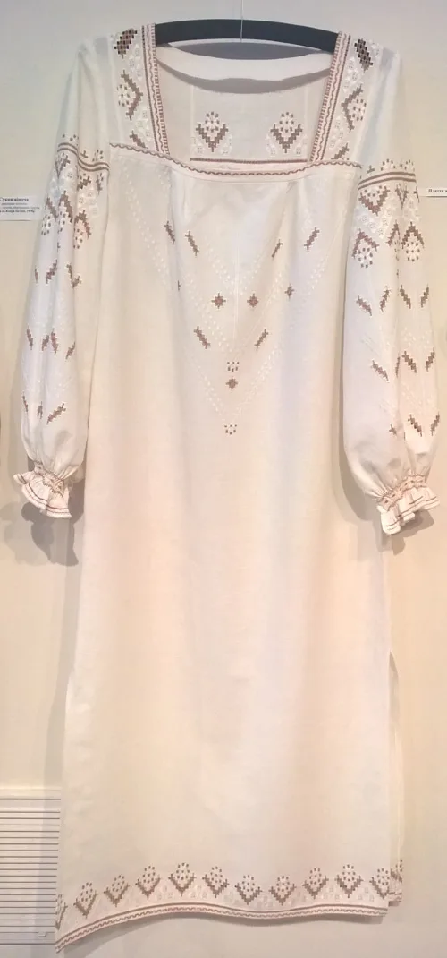 women's embroidered shirt from Reshetylivka region of Ukraine