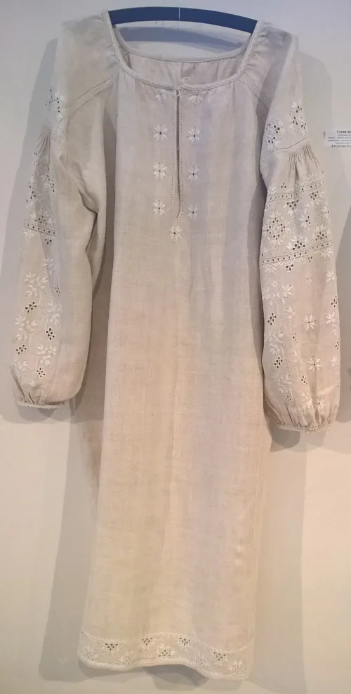 women's embroidered shirt from Reshetylivka region of Ukraine