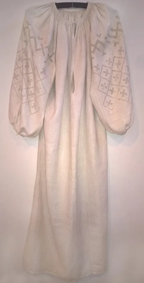 female embroidered shirt from Reshetylivka region of Ukraine