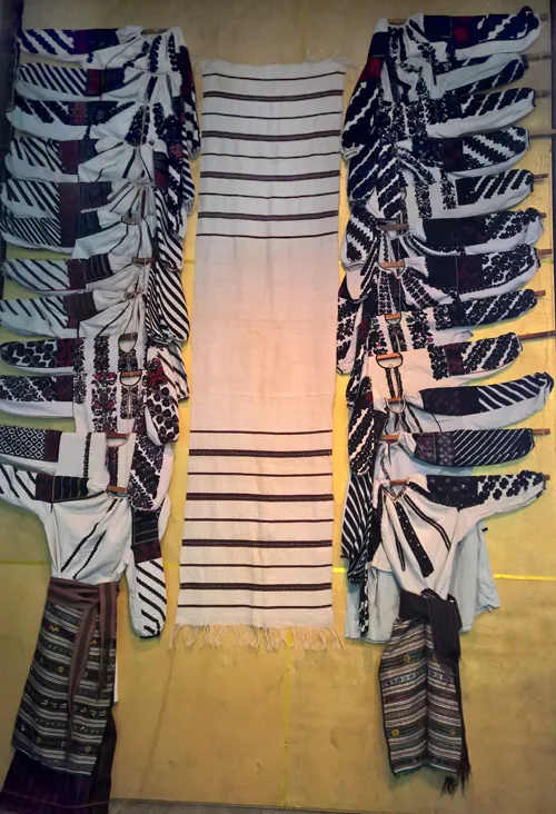 Vintage Ukrainian embroidered clothing. Private collections which are rarely exhibited (photos)