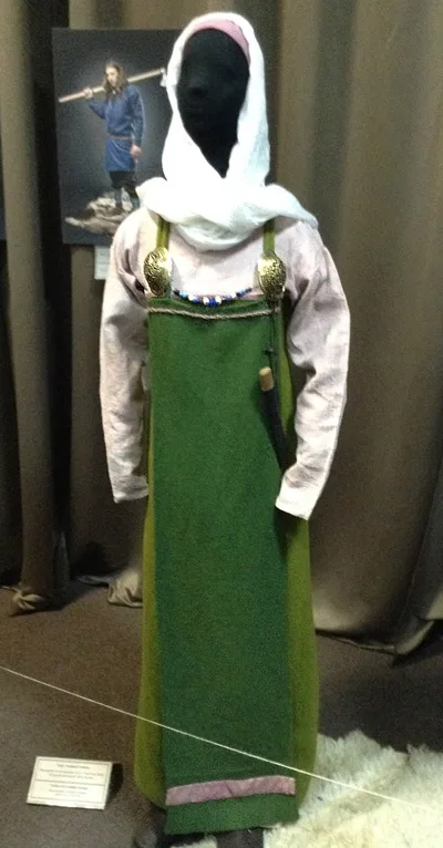 Reconstruction of clothes of wealthy woman from Denmark 10th century
