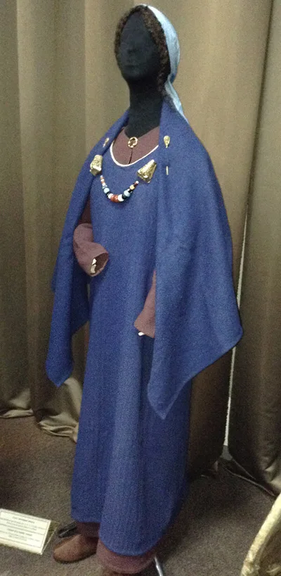 Reconstruction of clothes of wealthy woman from Gotland Sweden end of 10th century