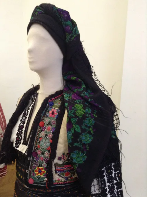 Women's festive outfit from Ternopil region of Ukraine Borshchiv district late 19th century – early 20th century