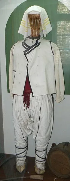 Traditional Bulgarian belodresnik