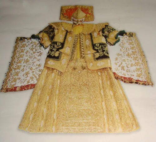 Tunisian vintage wedding attire of a bride