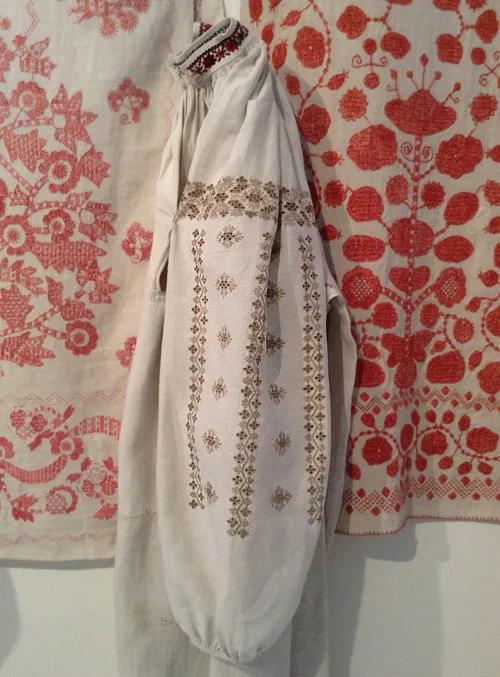 Embroidered pattern on sleeve of female shirt from Cherkasy region of Ukraine
