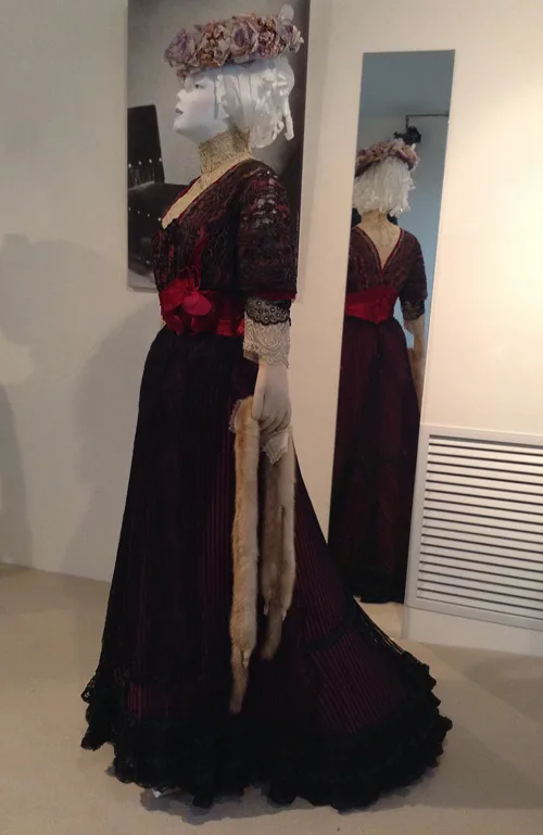 Casino dress France 1900-1905