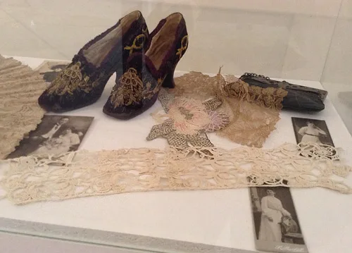 Vintage women’s accessories early 20th century
