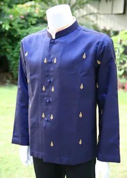 Chut Thai – the traditional outfits of Thailand. Charming wrap-around cloths and gorgeous royal costumes