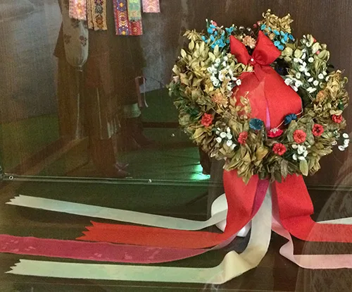Female wedding wreath from Ukraine early 20th century