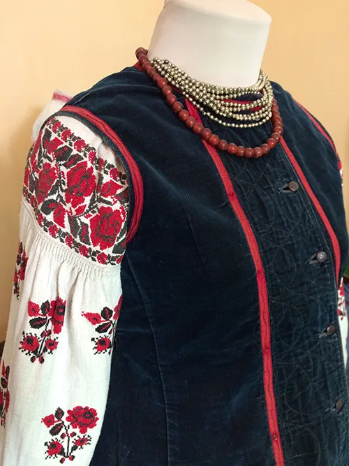 Traditional female clothing from Ukraine early 20th century