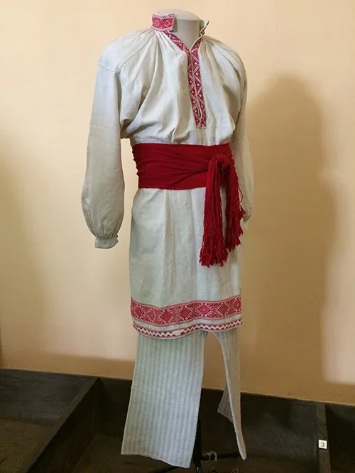 men's embroidered clothes from Ukraine early 20th century