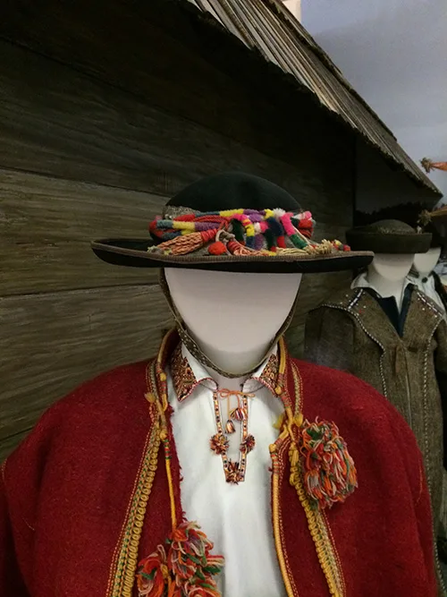 male clothes from Hutsul region of Ukraine early 20th century