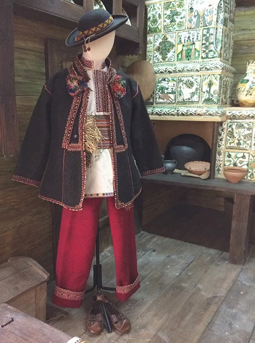 men’s clothes from Hutsul region of Ukraine early 20th century