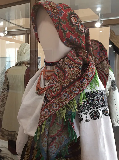 Female folk clothing from Ukraine early 20th century