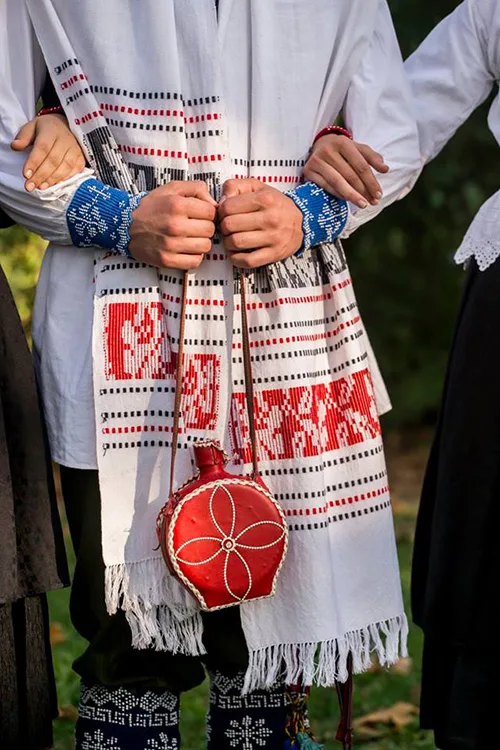 Serbian costumes3