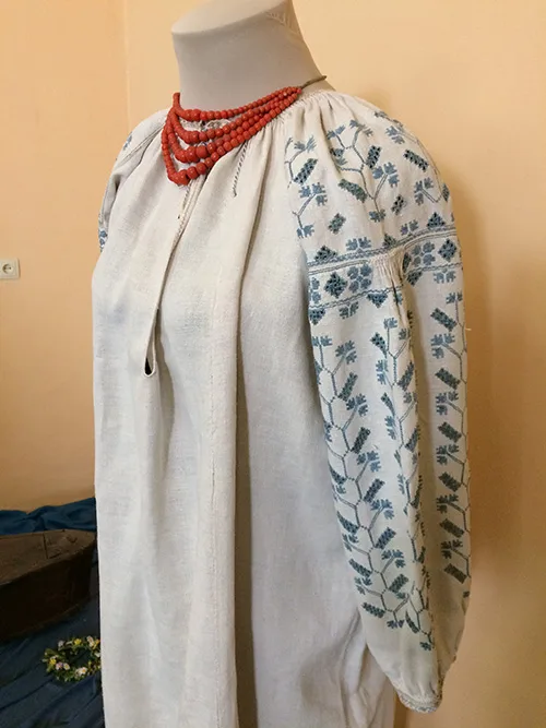 Ukrainian vintage glass necklace