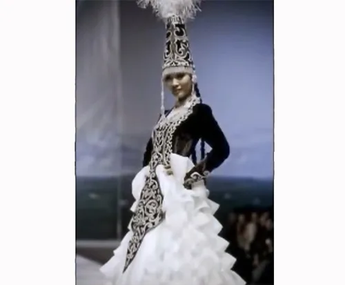 Kazakh kunikey koilek spring-summer dress of unmarried girl