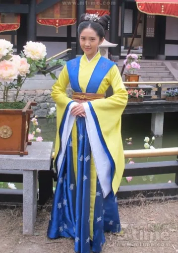 Chinese traditional clothing