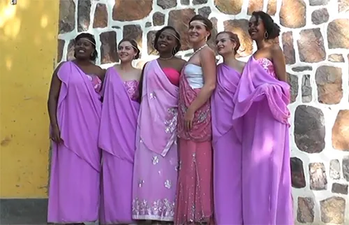 Mushanana – traditional female dress of Rwanda that reminds simple Indian sari