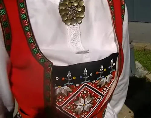 Adornments of Norwegian traditional bunad. Short interview with the natives